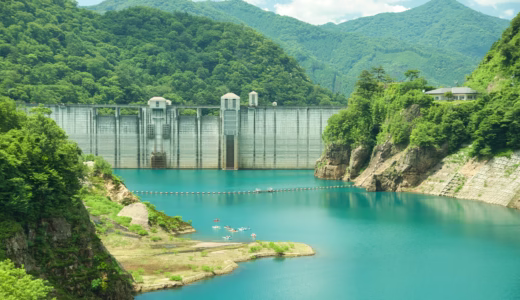 [群馬・四万温泉の魅力]神秘の青「四万ブルー」と歴史の湯「積善館」